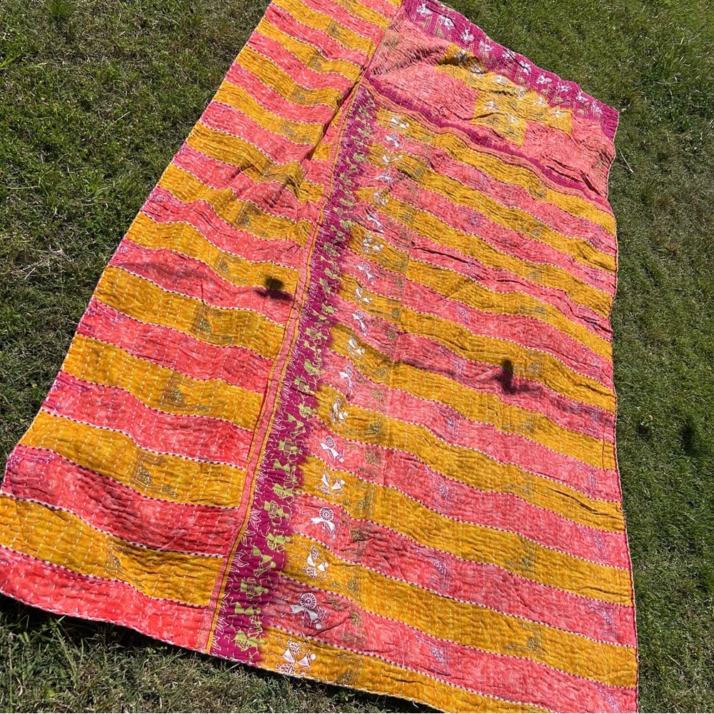 VINTAGE KANTHA THROW BLANKET (2 sides)